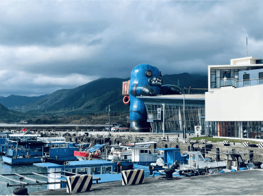 斯卡羅/百年族群共和起⼿式 